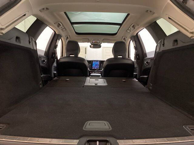 2025 Volvo XC60 B5 Plus Dark Theme