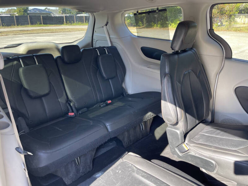 2017 Chrysler Pacifica Touring Plus