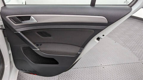 2016 Volkswagen e-Golf SE