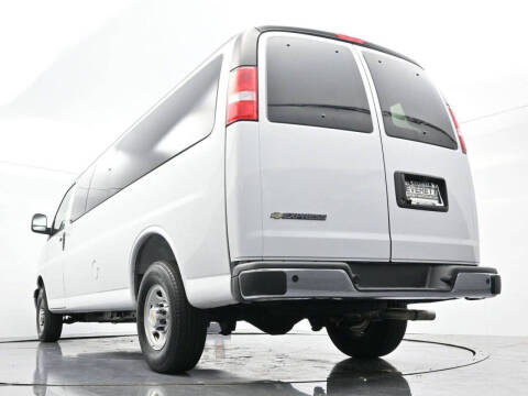 2025 Chevrolet Express LT 3500