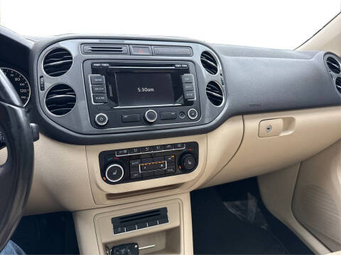 2012 Volkswagen Tiguan LE
