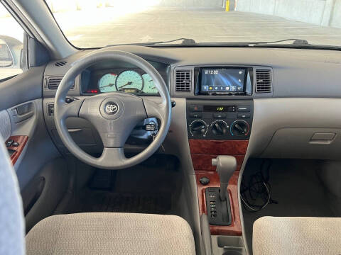 2004 Toyota Corolla LE