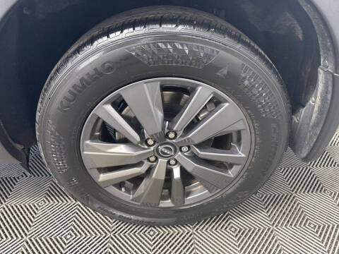 2022 Nissan Pathfinder SV