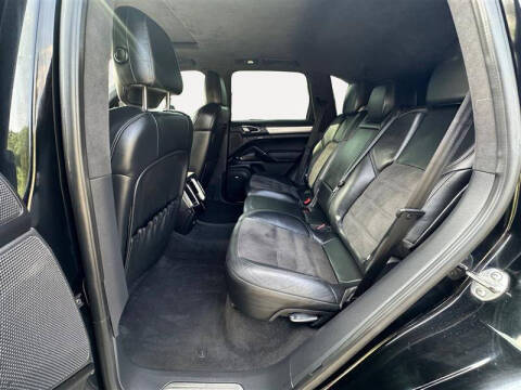 2013 Porsche Cayenne GTS