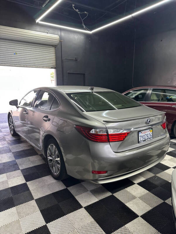 2015 Lexus ES 300h