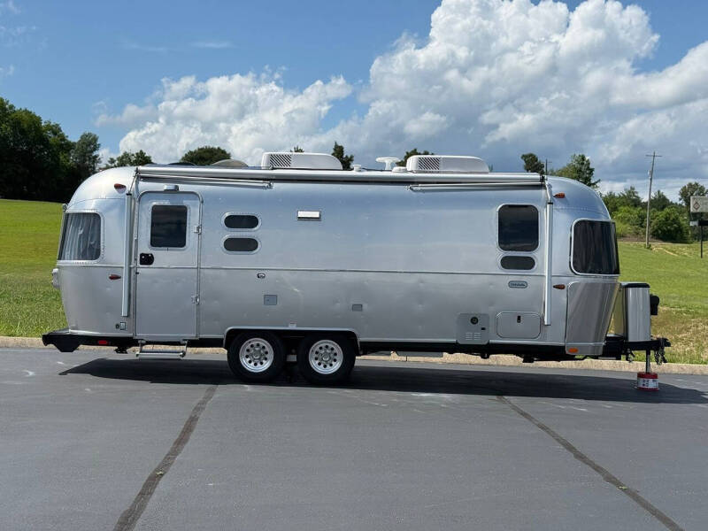 2024 Airstream Globetrotter