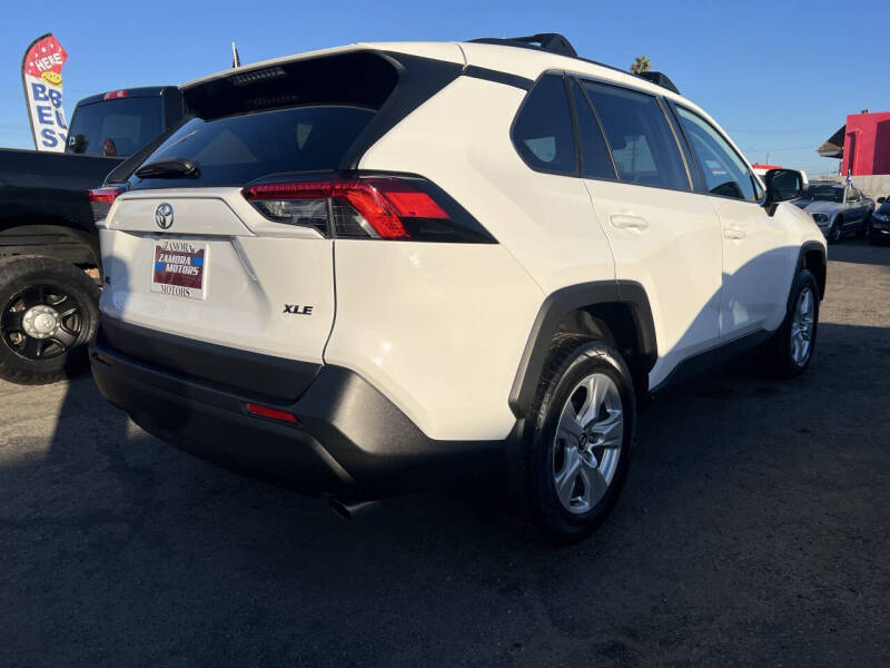 2020 Toyota RAV4 XLE