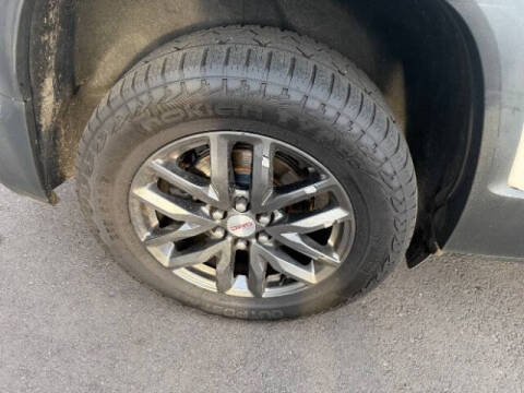 2017 GMC Acadia SLE-2