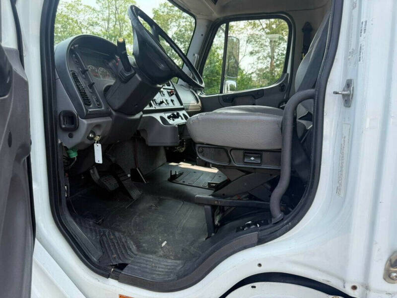 2016 Freightliner M2 106