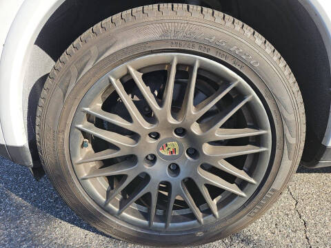 2017 Porsche Cayenne Platinum Edition