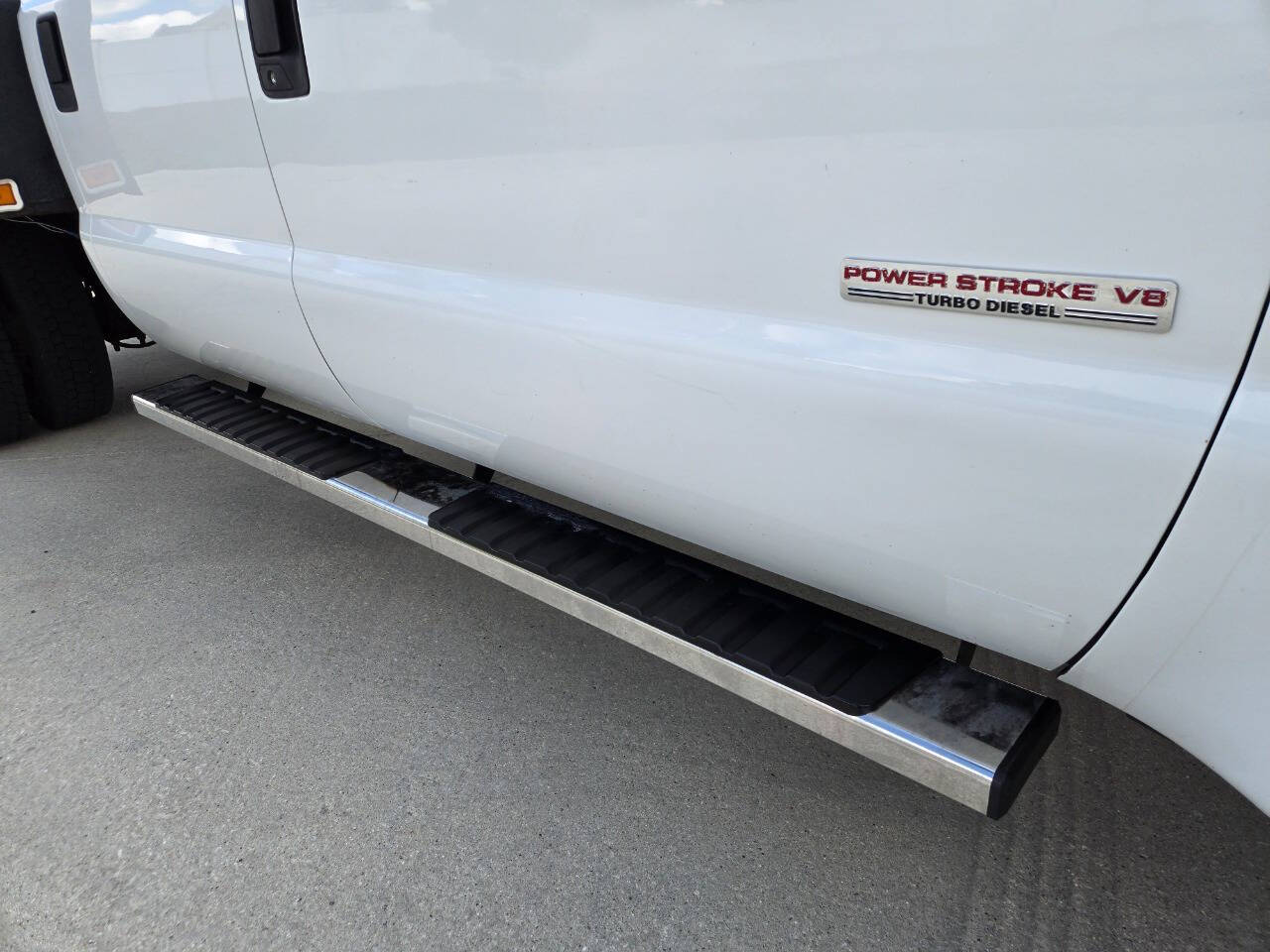 2004 Ford F-550 Super Duty 41