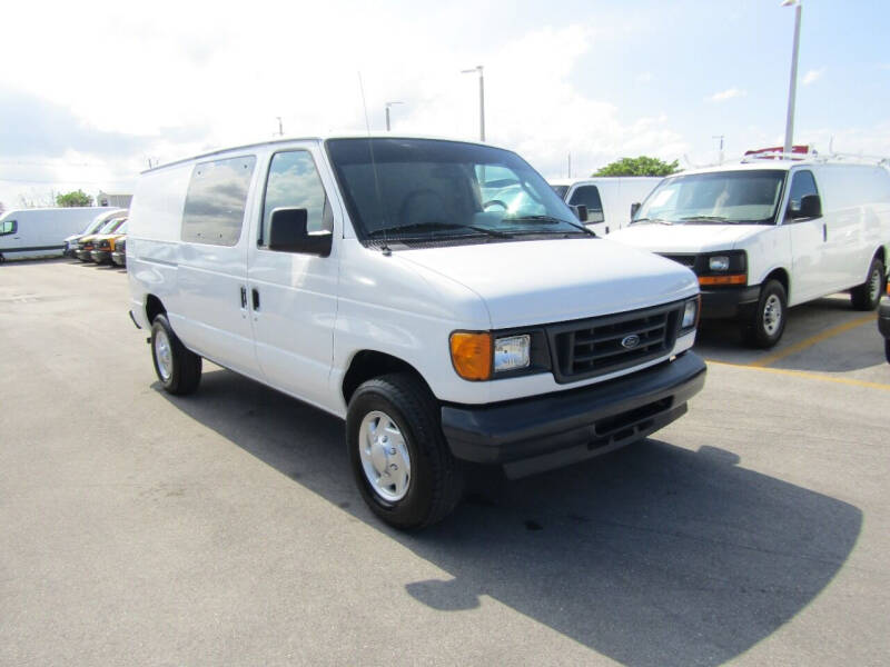 2005 Ford Econoline Van Commercial photo 4