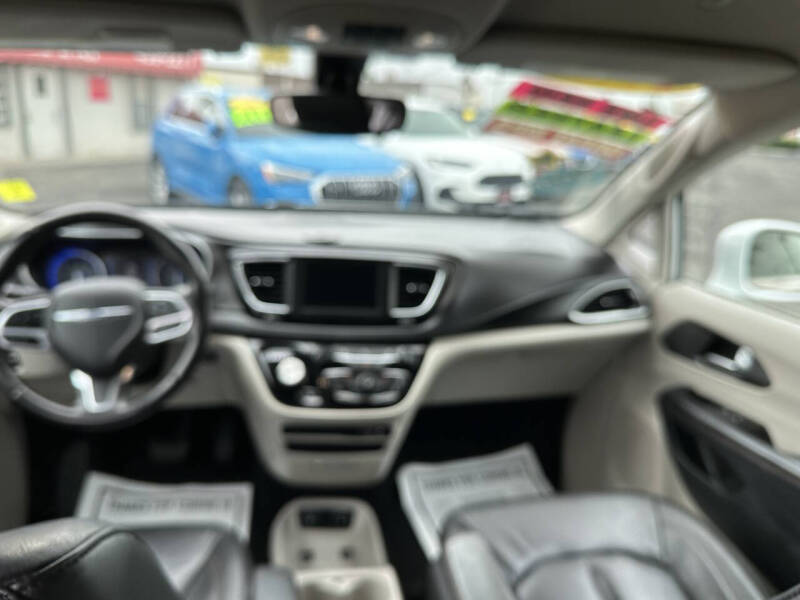 2020 Chrysler Pacifica Touring L