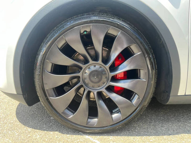 2023 Tesla Model Y Performance