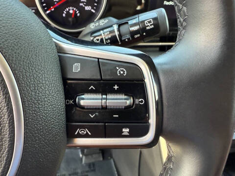 2022 Kia Carnival SX