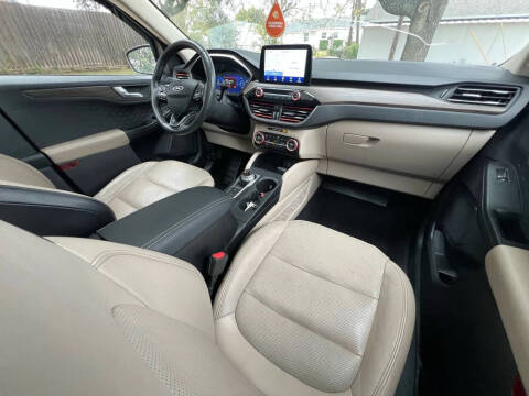 2020 Ford Escape Hybrid Titanium