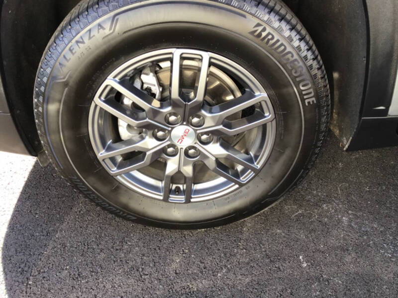 2025 GMC Acadia Elevation