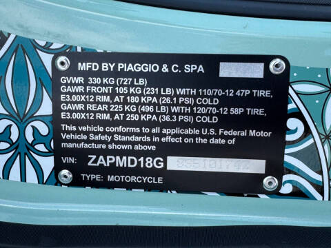 2025 Vespa Primavera 150 Batik