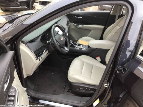 2023 Cadillac XT4 Premium Luxury