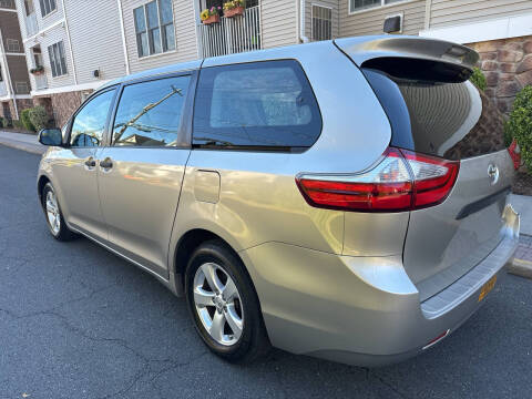 2017 Toyota Sienna L 7-Passenger