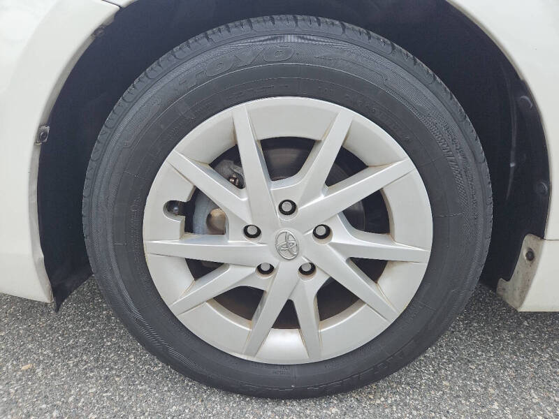 2012 Toyota Prius v Three