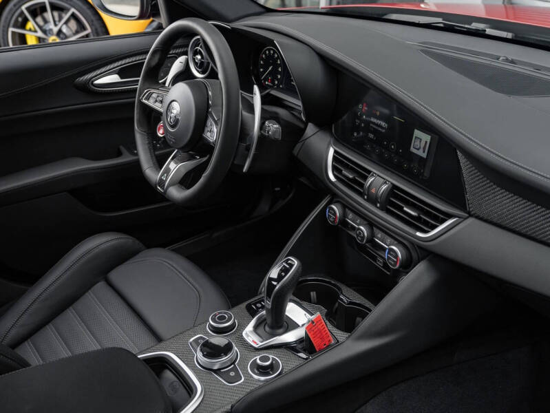 2024 Alfa Romeo Giulia Quadrifoglio