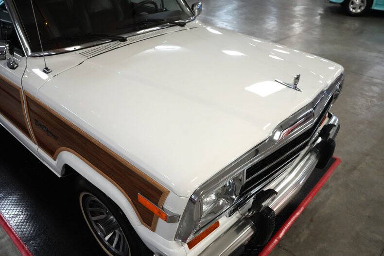 1989 Jeep Grand Wagoneer