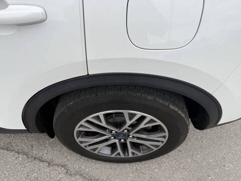 2020 Ford Escape SEL