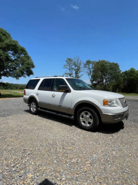 2003 Ford Expedition for sale at Cove Creek Motors LLC in Damascus, AR