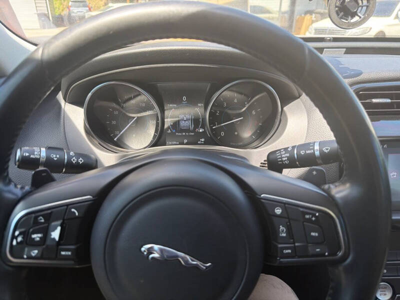 2017 Jaguar XE 25t