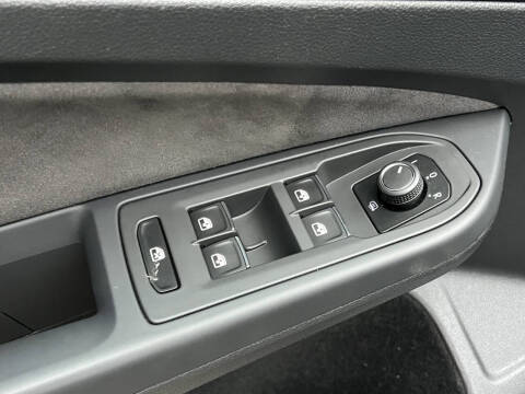 2023 Volkswagen Golf GTI SE