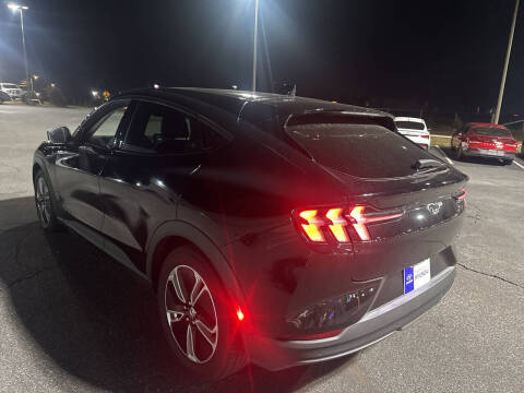 2022 Ford Mustang Mach-E Select