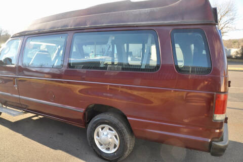 2005 Ford E-Series E-350 SD XLT