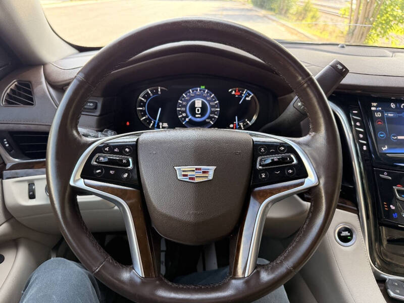 2017 Cadillac Escalade Luxury