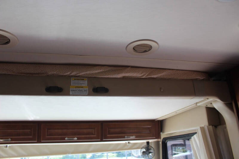 2015 Thor Motor Coach Challenger 37DT