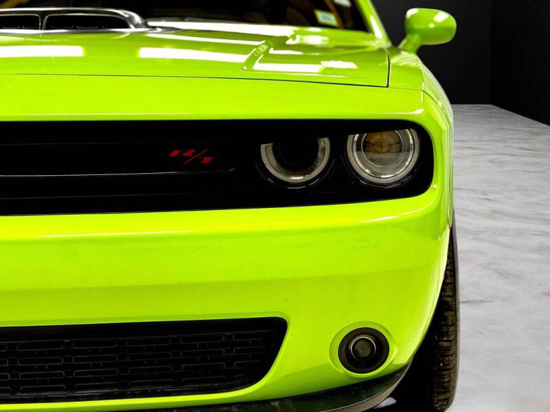 2015 Dodge Challenger R/T Plus Shaker