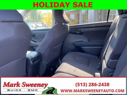 2023 Toyota Highlander LE