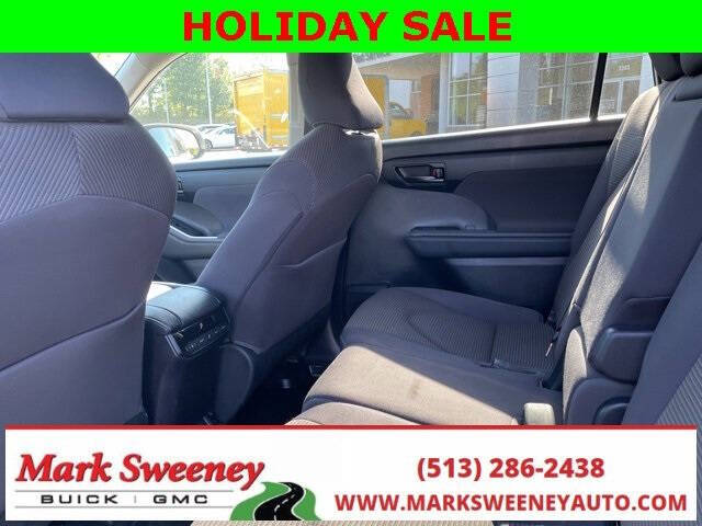 2023 Toyota Highlander LE