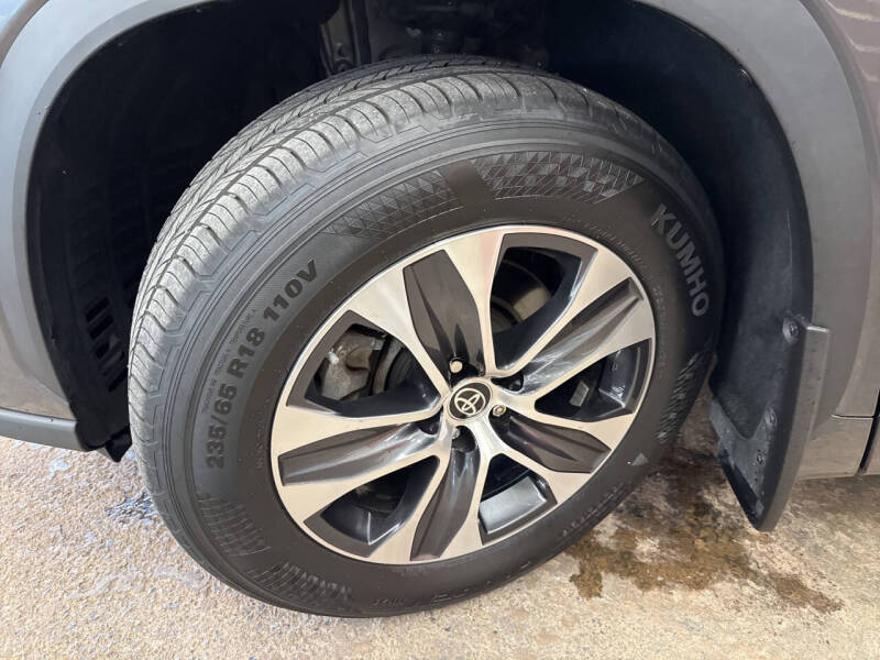 2022 Toyota Highlander Hybrid XLE