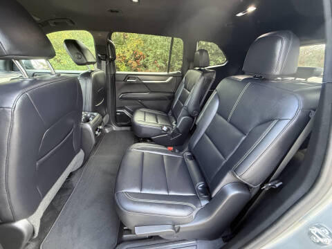 2024 GMC Acadia Elevation