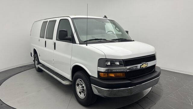 2023 Chevrolet Express 2500
