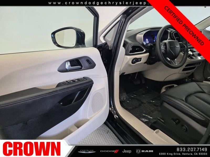 2024 Chrysler Pacifica Plug-In Hybrid Select