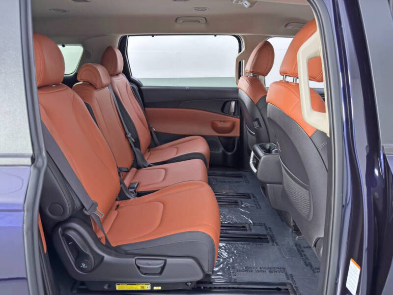 2025 Kia Carnival EX