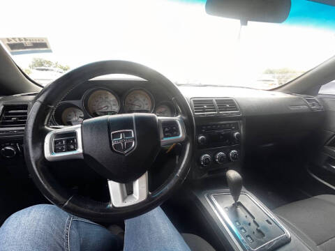 2012 Dodge Challenger SXT