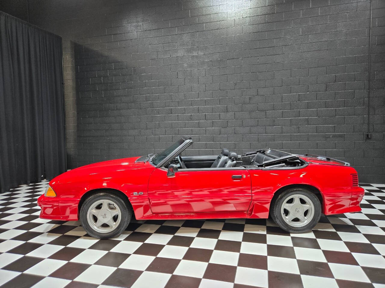 1992 Ford Mustang 6