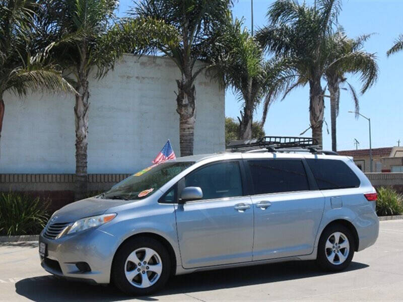 2017 Toyota Sienna LE 8-Passenger