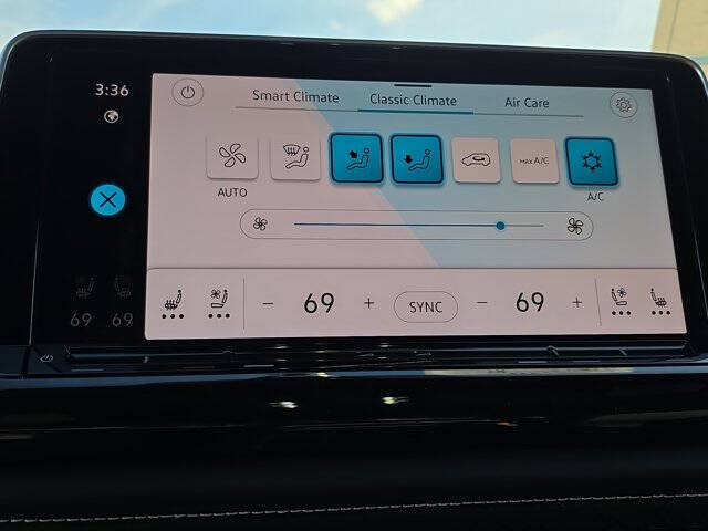 2026 Volkswagen Atlas Cross Sport SE