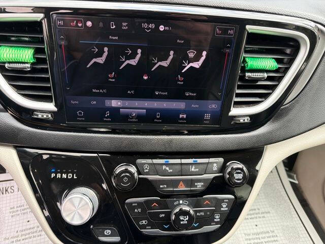 2022 Chrysler Pacifica Touring L