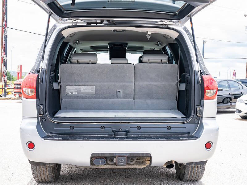 2017 Toyota Sequoia SR5