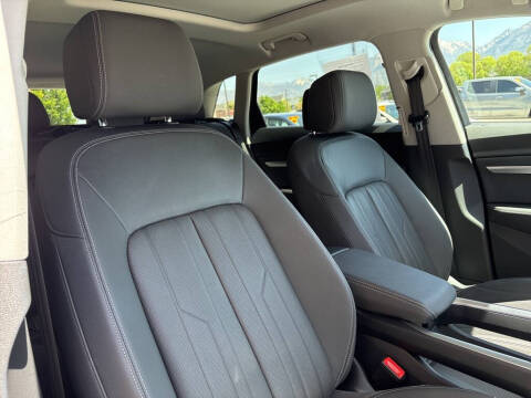 2021 Audi e-tron quattro Premium Plus